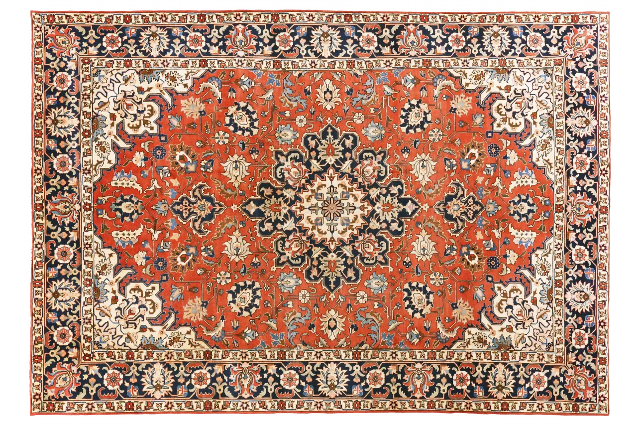 Antique Persian Traditional Rug 70476