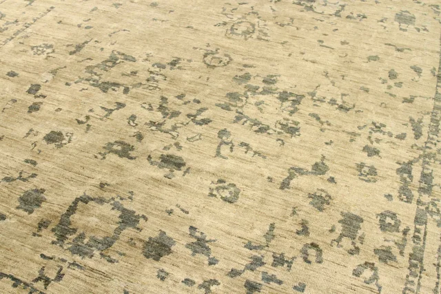 Persian Sultanabad Transitional Rug 67750