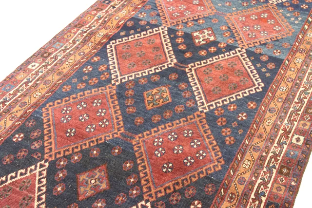 Antique Persian Shiraz Traditional Rug 67867