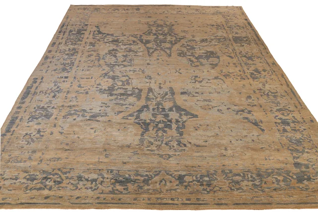 Persian Sultanabad Transitional Rug 68028