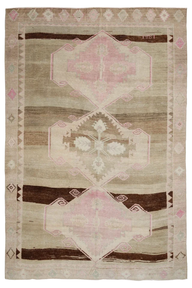 Antique Turkey Traditional Rug 93047